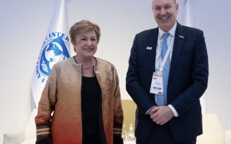 Mientras el FMI audita el acuerdo, Sturzenegger expone la desregulación de Milei ante Kristalina Georgieva