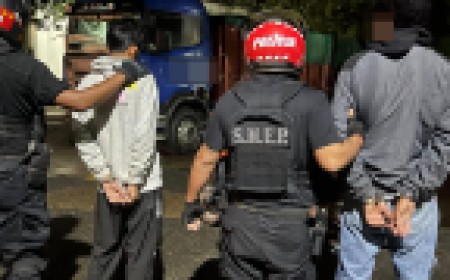 Plaza agitada: Cuchillo en la cintura y un celular robado