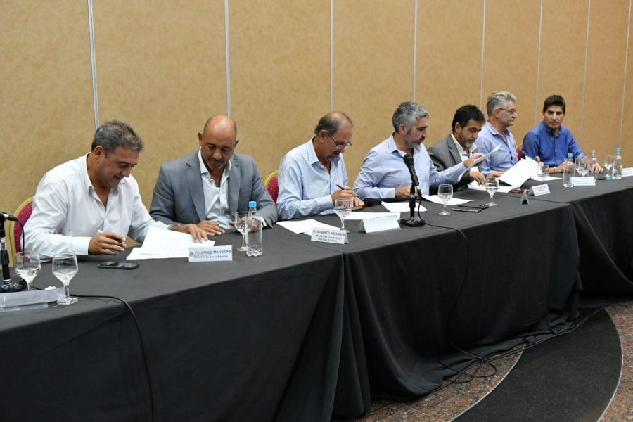 El Gobierno inicia este lunes las paritarias sectoriales