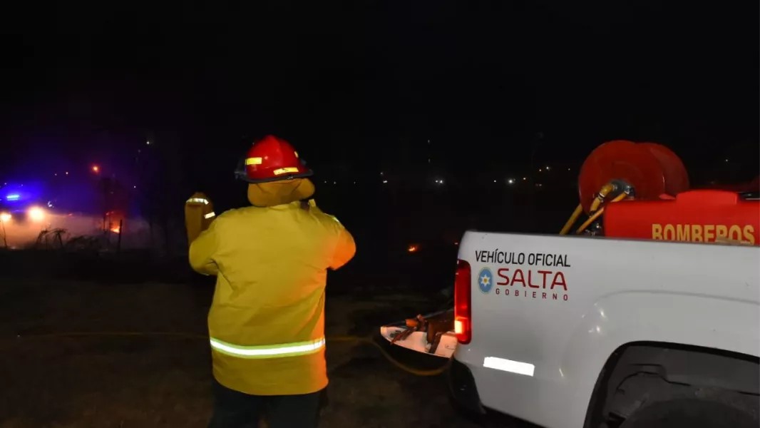 Más de 1.300 llamados al 911 por incendios y los fuertes vientos