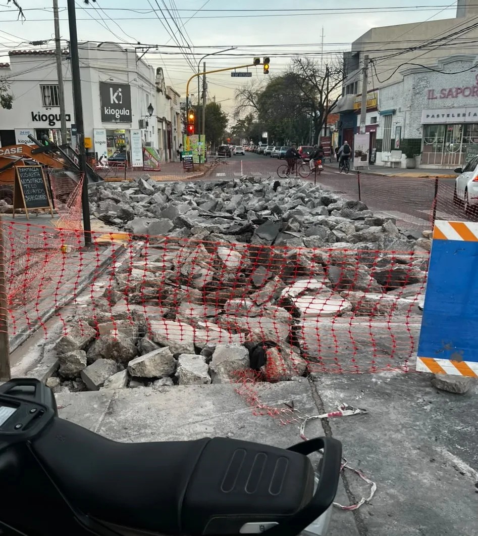 Bacheo de emergencia: Corte total por 14 días en 12 de Octubre