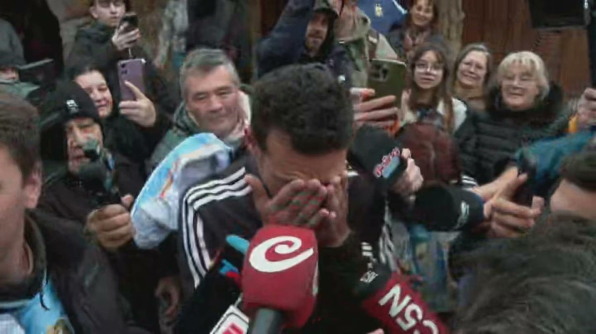 Scaloni volvió a Pujato, se emocionó y prometió: “Seguiremos dando batalla”