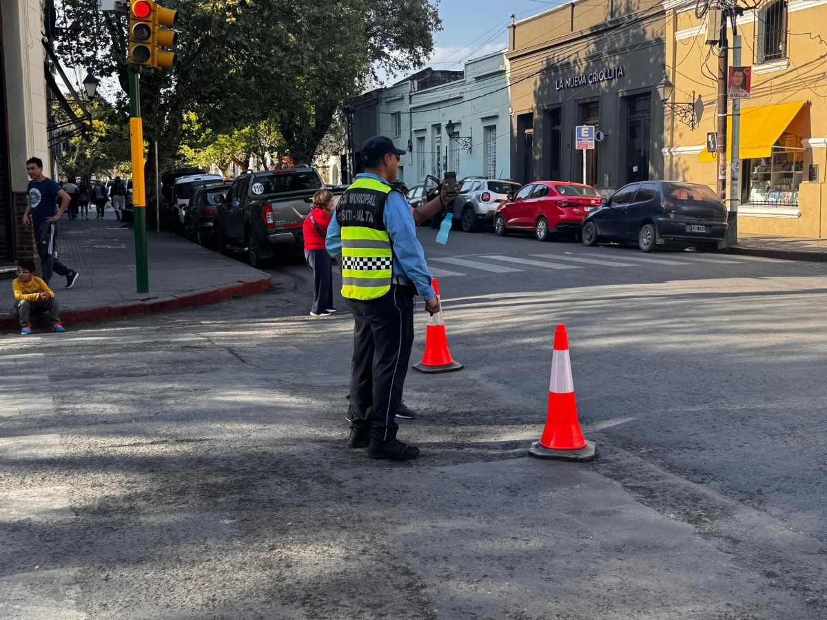 Desde las 18 restringirán el acceso vehicular al centro de Salta