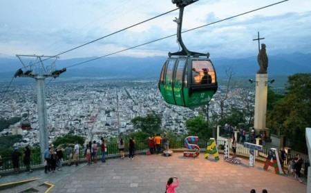 Los teleféricos reciben 2.000 visitantes por día en vacaciones
