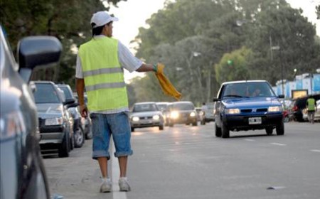 El Senado insiste con endurecer las sanciones contra los "trapitos"