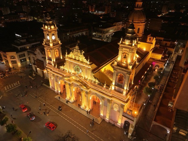 La Catedral estrena nueva iluminación de cara al Milagro
