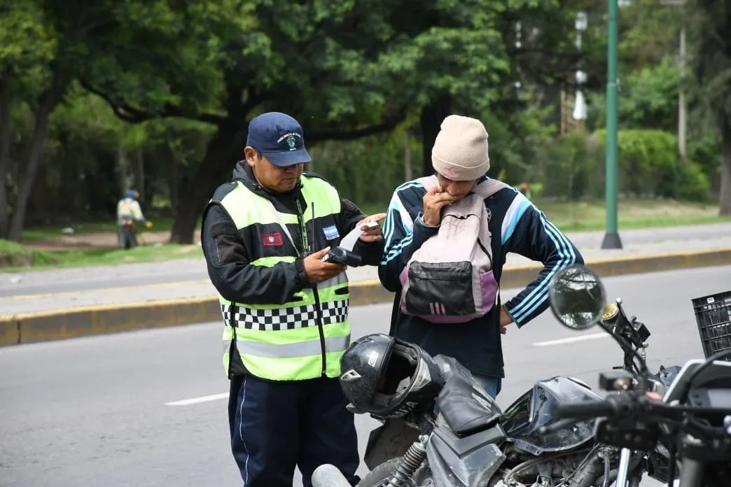 Multas de tránsito podrán pagarse con trabajo comunitario