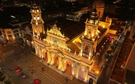 La Catedral estrena nueva iluminación de cara al Milagro