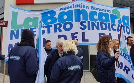 Bancarios: El salario inicial supera los $2,5 millones
