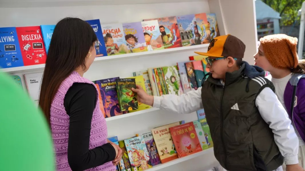 Martel, Narda Lepes y Periodistán llegan a la Feria del Libro