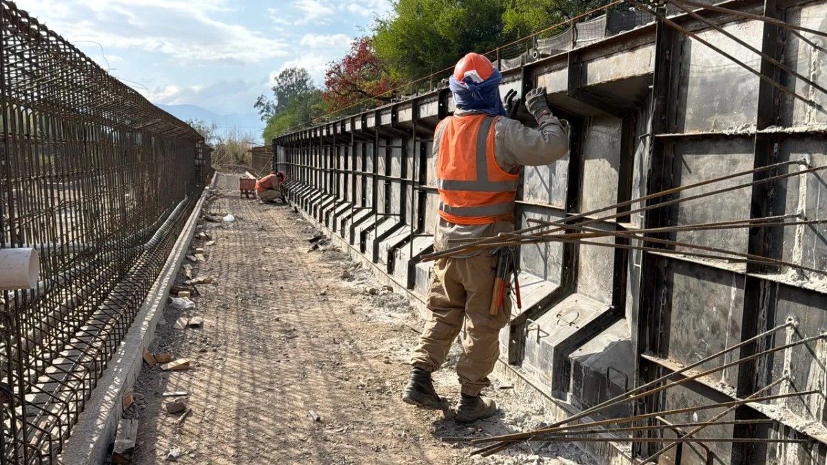 Contrarreloj por las lluvias: Así avanza el nuevo puente de Santa Lucía