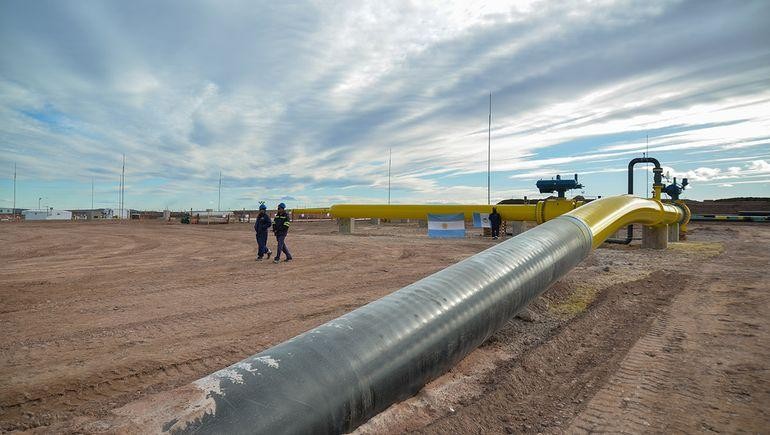 El Gobierno acelera privatizaciones para conseguir dólares para la deuda