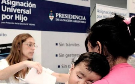 El Gobierno busca quitarle a la AUH los aumentos automáticos