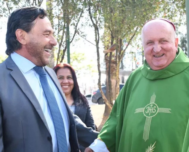 Sáenz pidió un lugar especial para los peregrinos en la procesión