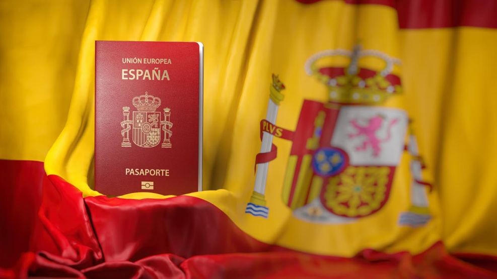 España impide votar a más de 163.000 nacionalizados por la ley de nietos