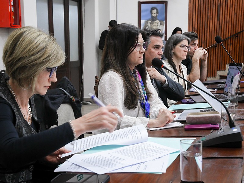 Energizantes para menores: La industria rechaza prohibir su venta