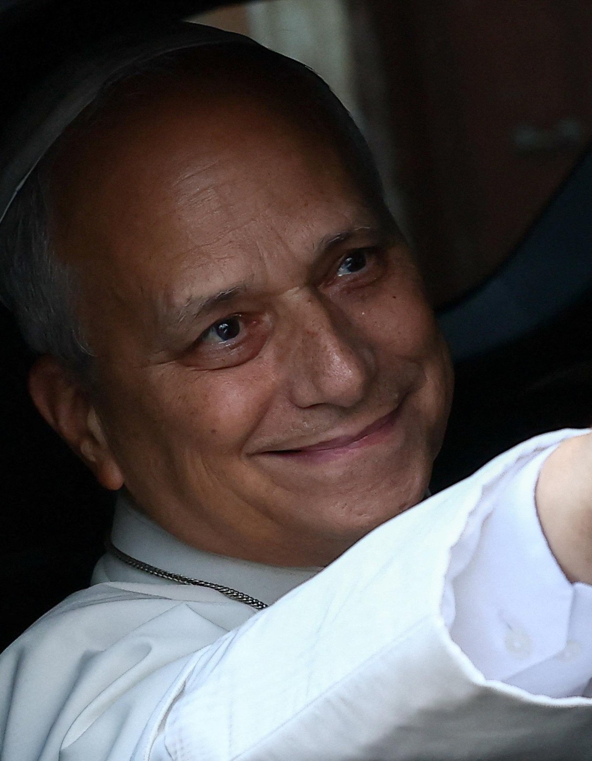 El papa León XIV reapareció y fue ovacionado tras su operación