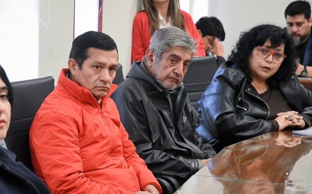Taxistas reclaman controles sobre las app de transporte